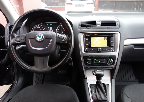 Skoda Octavia cena 31500 przebieg: 288000, rok produkcji 2013 z Nysa małe 781